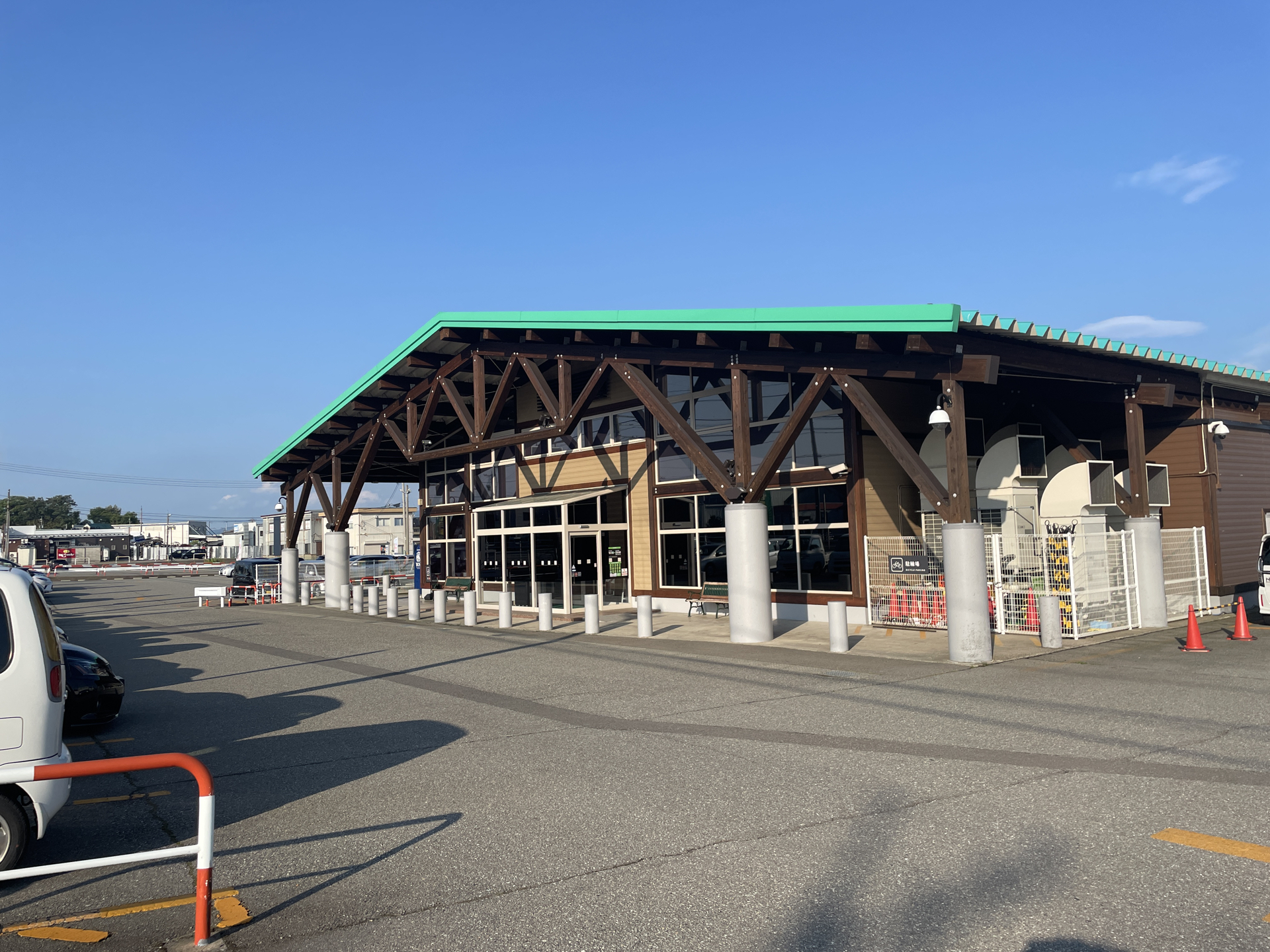 【ダイナム石川小松店】キッチンカーでの出店に最適なアミューズメント施設の駐車場イベントスペース