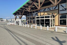 【ダイナム石川小松店】キッチンカーでの出店に最適なアミューズメント施設の駐車場イベントスペース