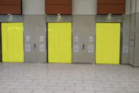 【イオンモール鶴見緑地】モール内広告 エレベーター