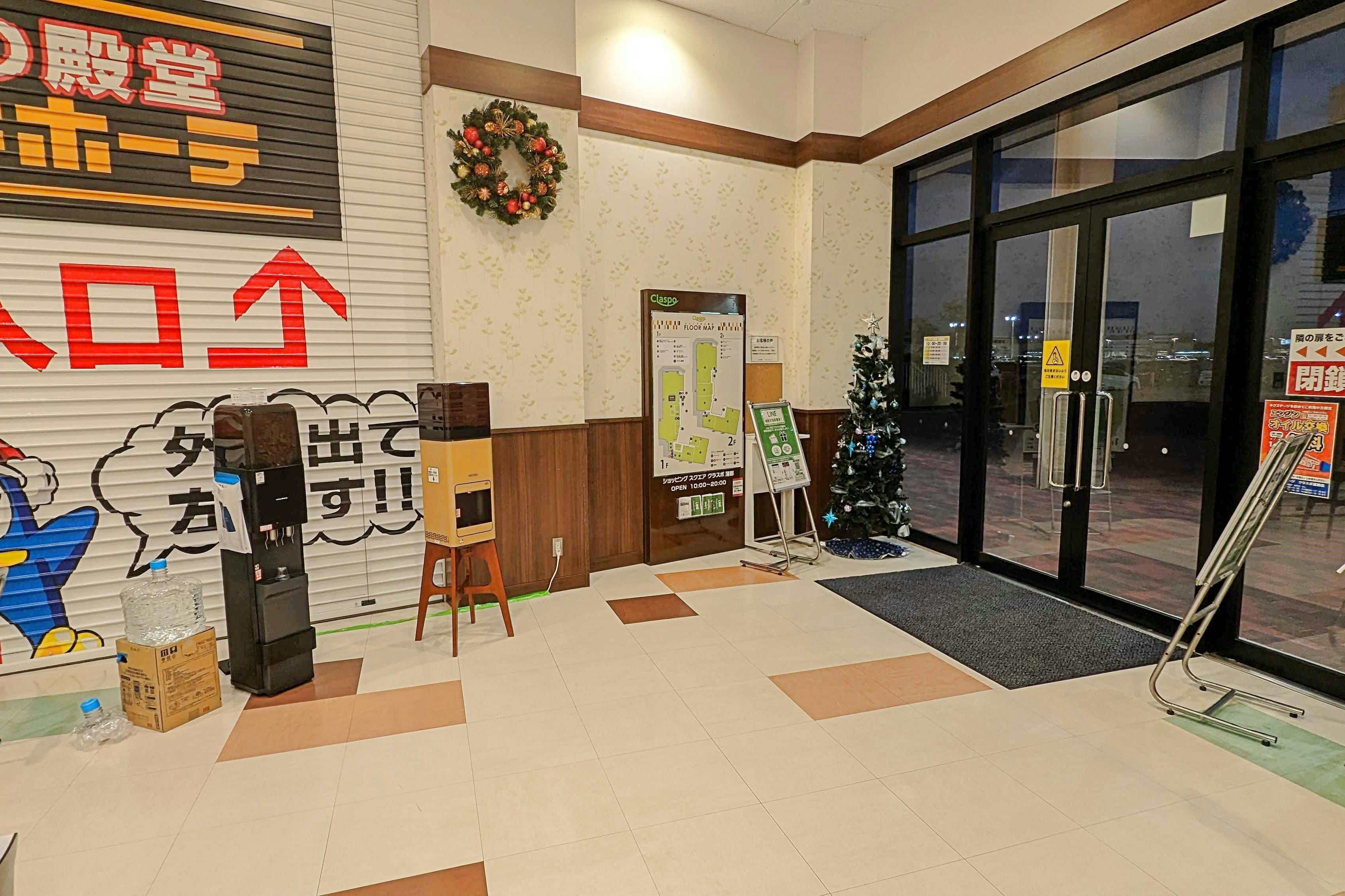 【クラスポ蒲郡】食物販イベントやポップアップ出店に最適な施設入口とフードコート間にある屋内スペース/フードコート①