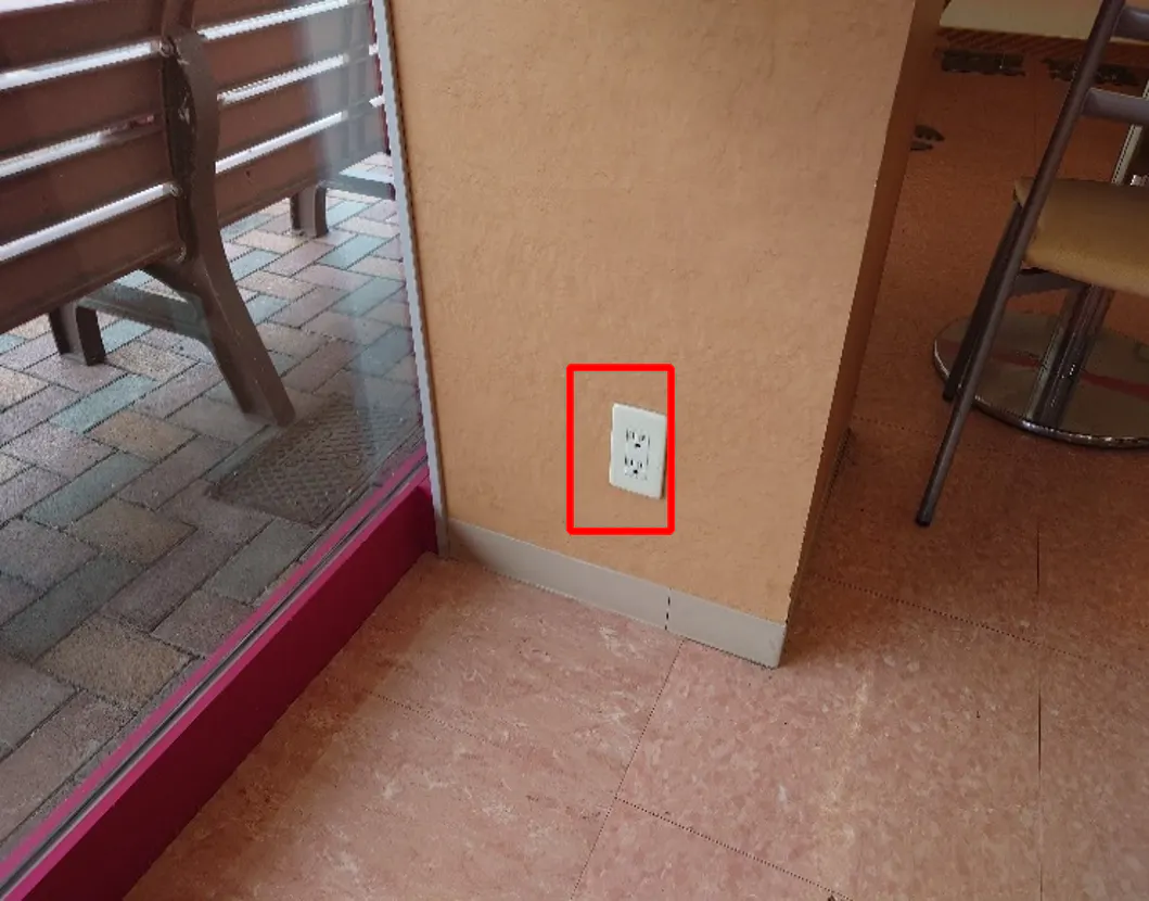 【マックスバリュ刈和野店】イートインコーナー内 販促プロモーションや物販に最適なスーパー店内催事イベントスペース