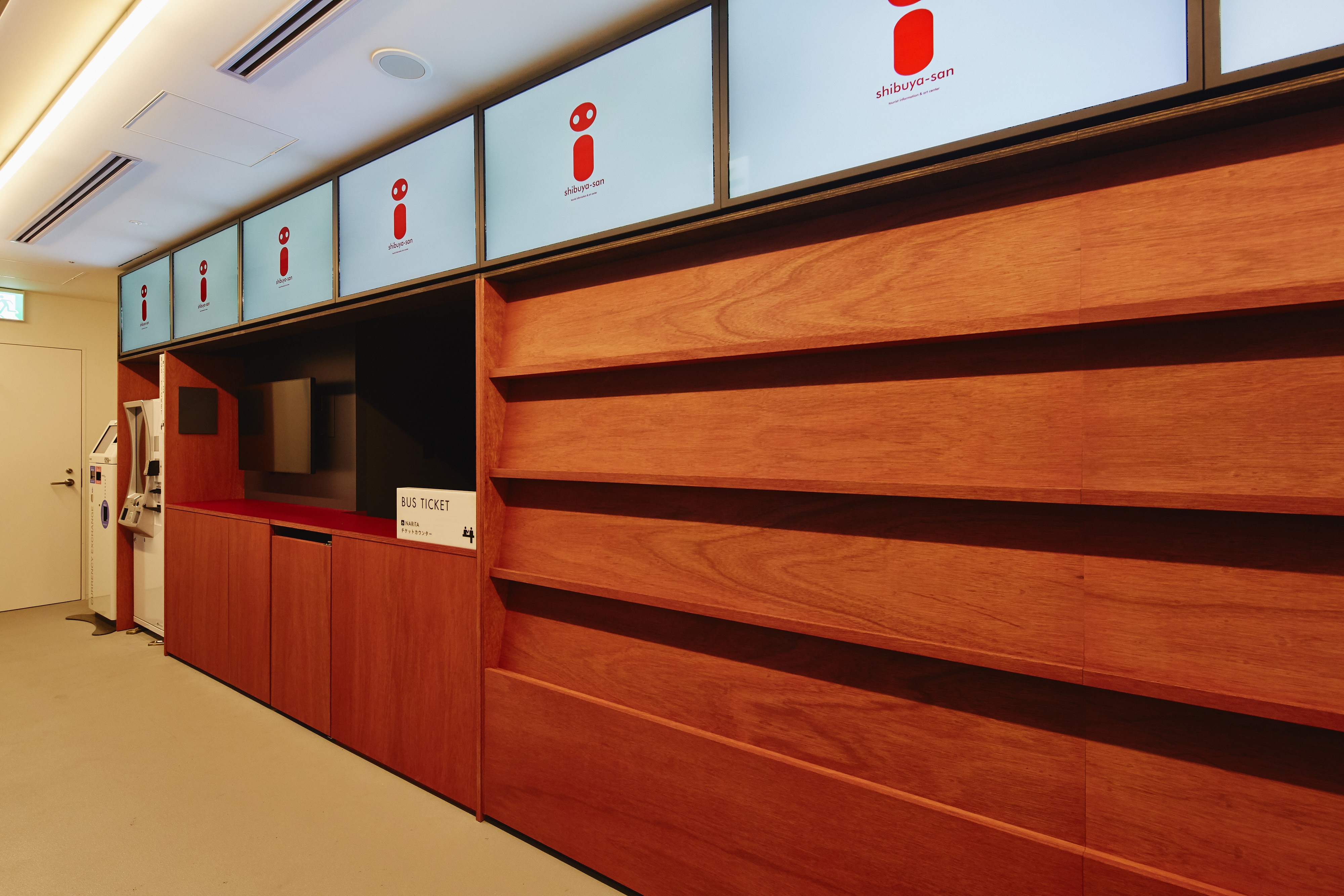 常設の展示棚をご利用いただけます。