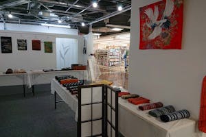 【天神駅1分】個展、グループ展等のアート展示や展示会、ポップアップストアに最適な新天町地下のレンタルギャラリースペース