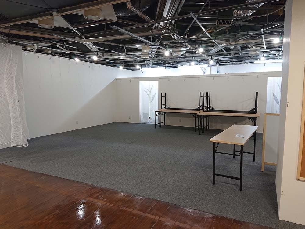 【天神駅1分】個展、グループ展等のアート展示や展示会、ポップアップストアに最適な新天町地下のレンタルギャラリースペース