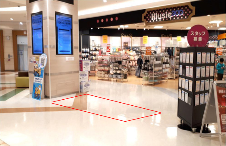【イオンモール日吉津*】東館2F　フードパーク通路