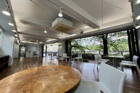 【中目黒駅8分】目黒川沿い、桜が目の前に広がる開放的なレンタルスペース