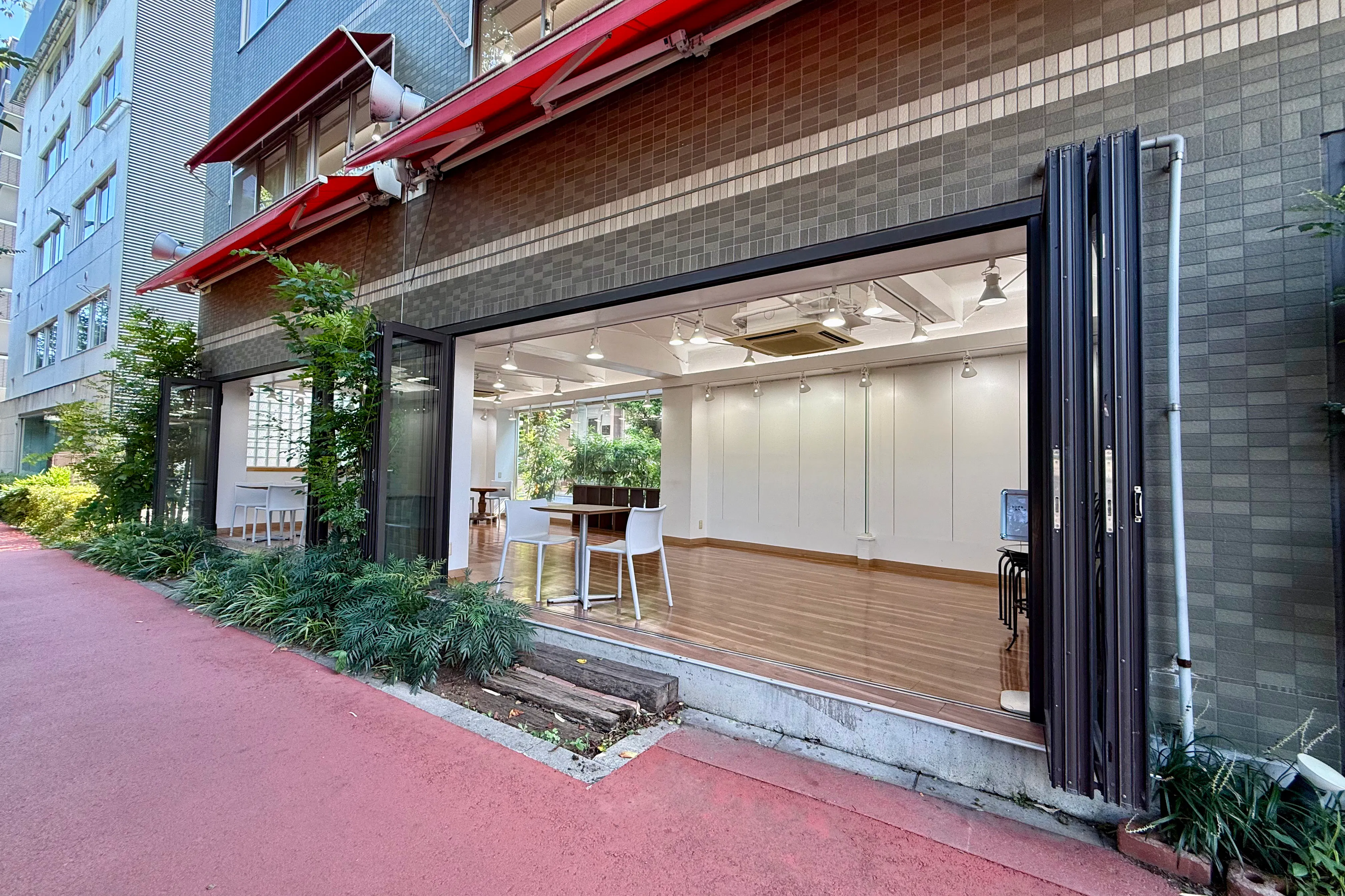 【レンタルスペースさくら目黒川沿い|中目黒駅8分】桜が目の前に広がる開放的なレンタルスペース