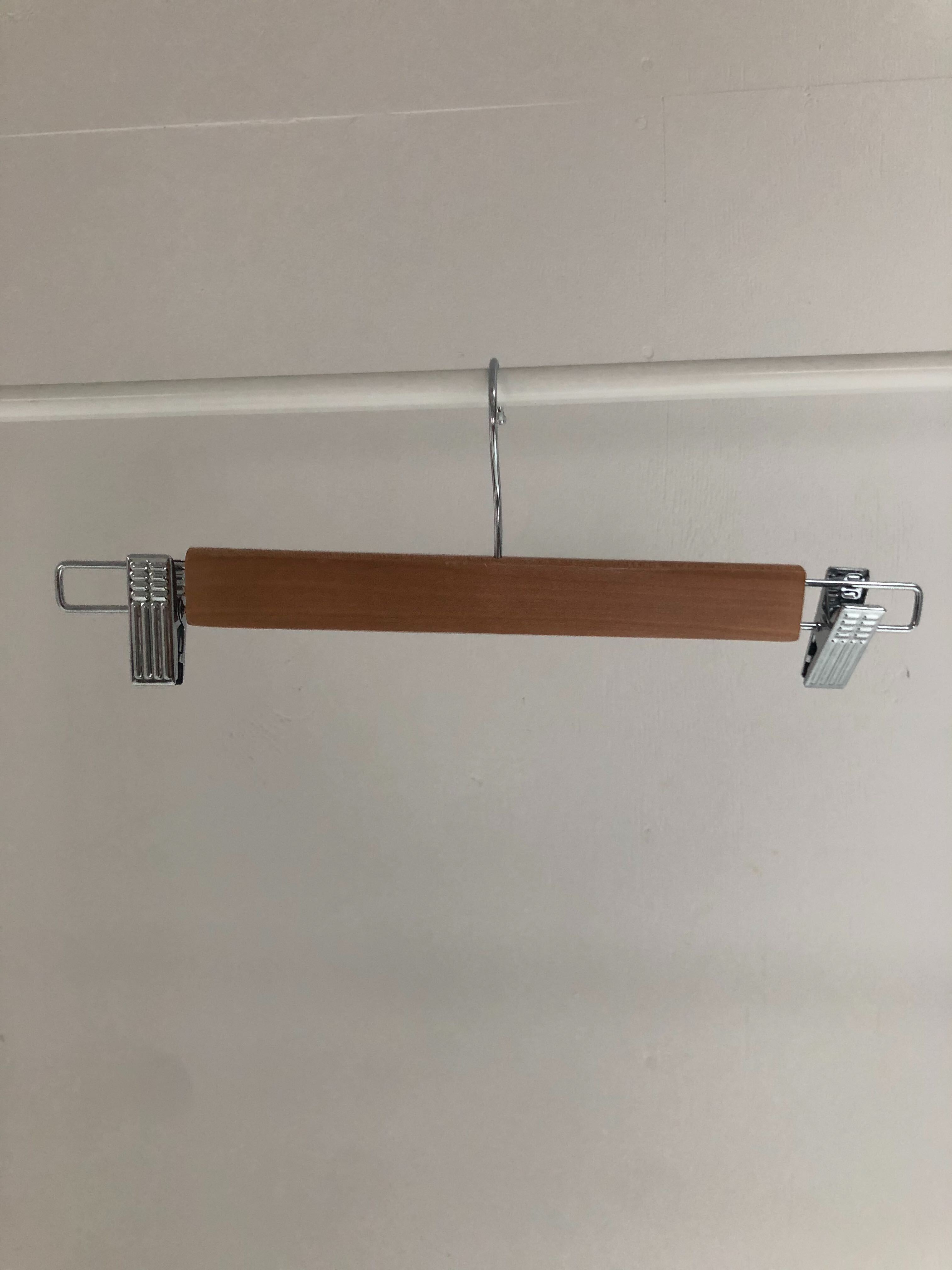 パンツハンガー