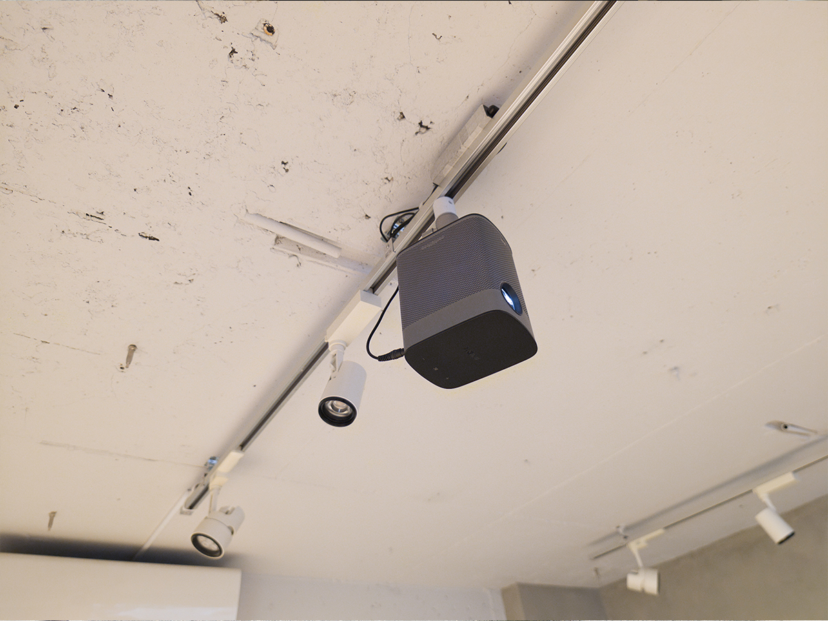 【代官山駅1分】アパレル等の展示会や販売会に適した白壁×モルタル×無垢床で温かみとクールさを兼ね備えた都会的なレンタルスペース