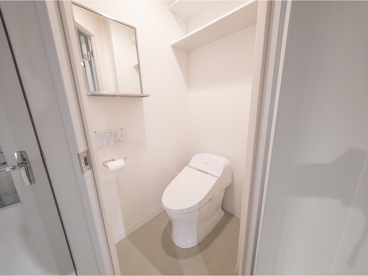 【代官山駅1分】アパレル等の展示会や販売会に適した白壁×モルタル×無垢床で温かみとクールさを兼ね備えた都会的なレンタルスペース