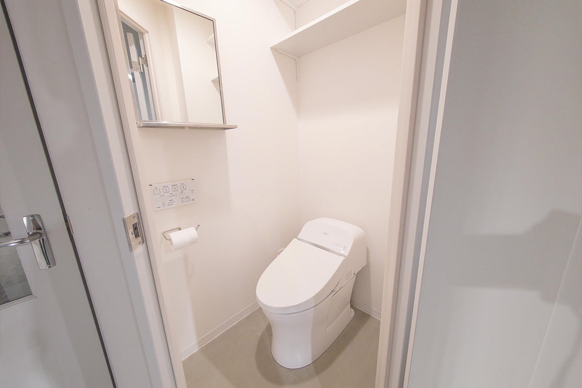 【代官山駅1分】アパレル等の展示会や販売会に適した白壁×モルタル×無垢床で温かみとクールさを兼ね備えた都会的なレンタルスペース