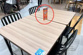 【イオンモール秋田】モール内広告 フードフォレスト内テーブル設置用 三角POP