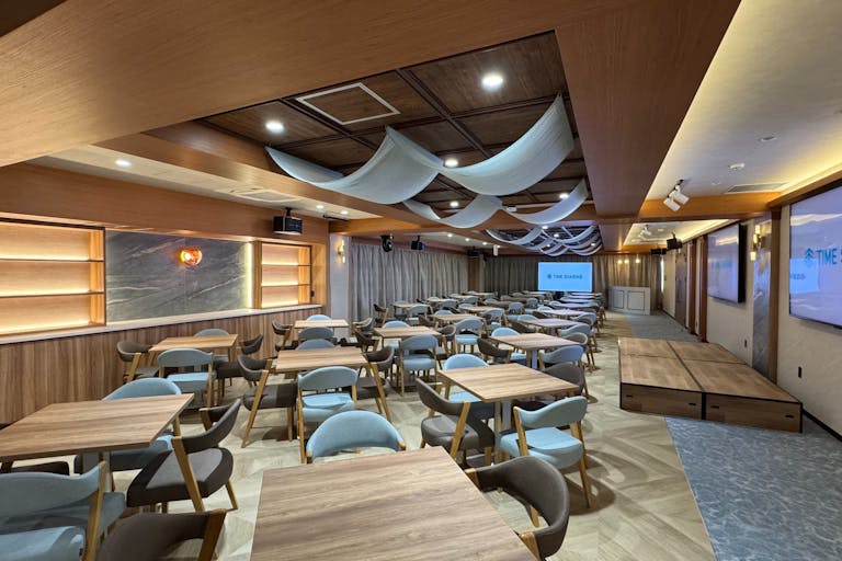 【メインフロア】- グレイドパーク 新橋駅前7F(銀座口)) の写真