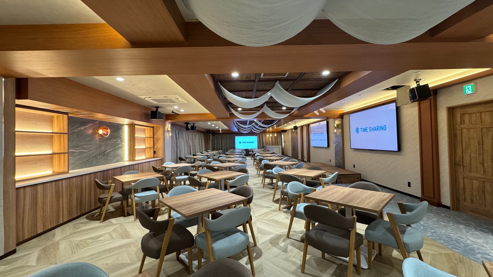 【新橋駅1分】各種パーティーや撮影・イベントに適した清潔感あふれる貸切イベントスペース