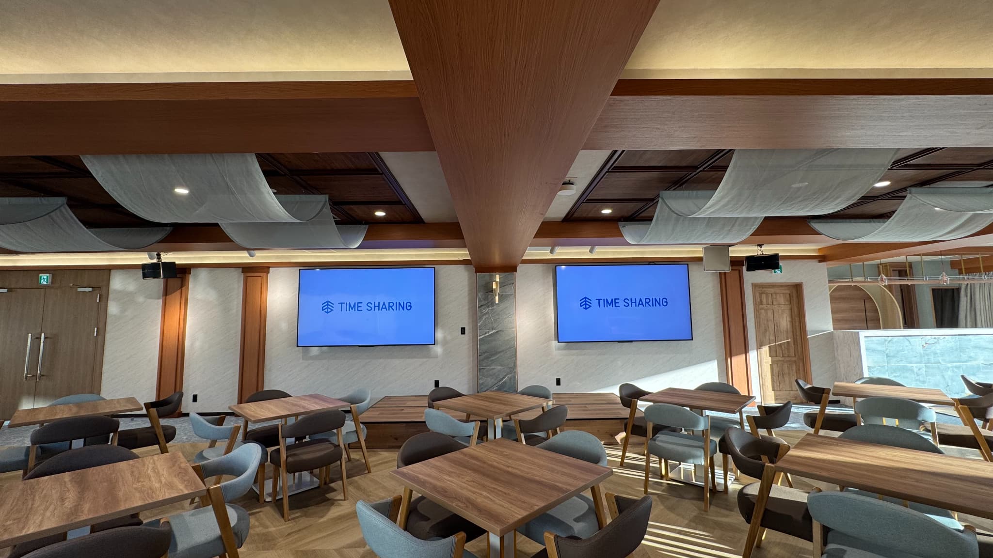 【新橋駅1分】各種パーティーや撮影・イベントに適した清潔感あふれる貸切イベントスペース