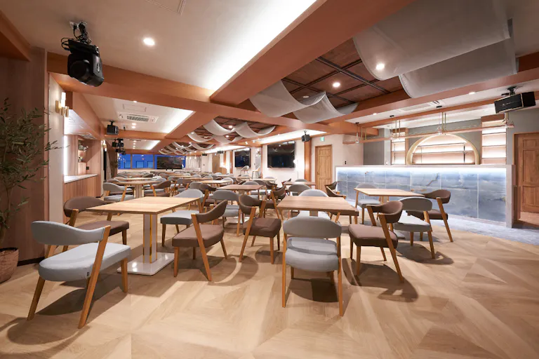 ãæ°æ©é§
1åãã¹ããŒã¹3ïŒã¡ã€ã³ããã¢ïŒ