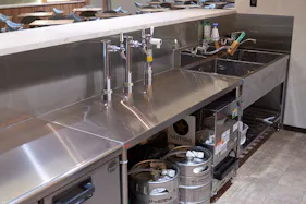 【新橋駅1分】各種パーティーや撮影・イベントに適した清潔感あふれる貸切イベントスペース