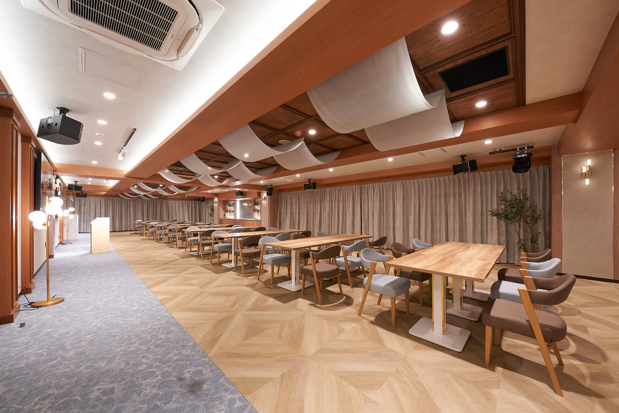 【新橋駅1分】各種パーティーや撮影・イベントに適した清潔感あふれる貸切イベントスペース