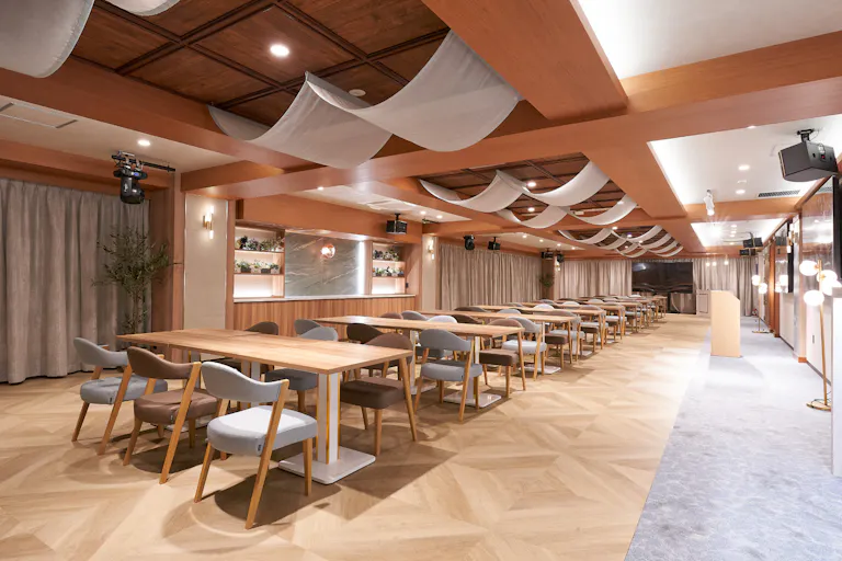 ãæ°æ©é§
1åãã¹ããŒã¹13ïŒã¡ã€ã³ãã㢠- å³¶åã¬ã€ã¢ãŠãïŒ