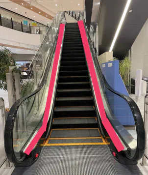 【イオンモール Nagoya Noritake Garden】モール内広告 エスカレーター手すり
