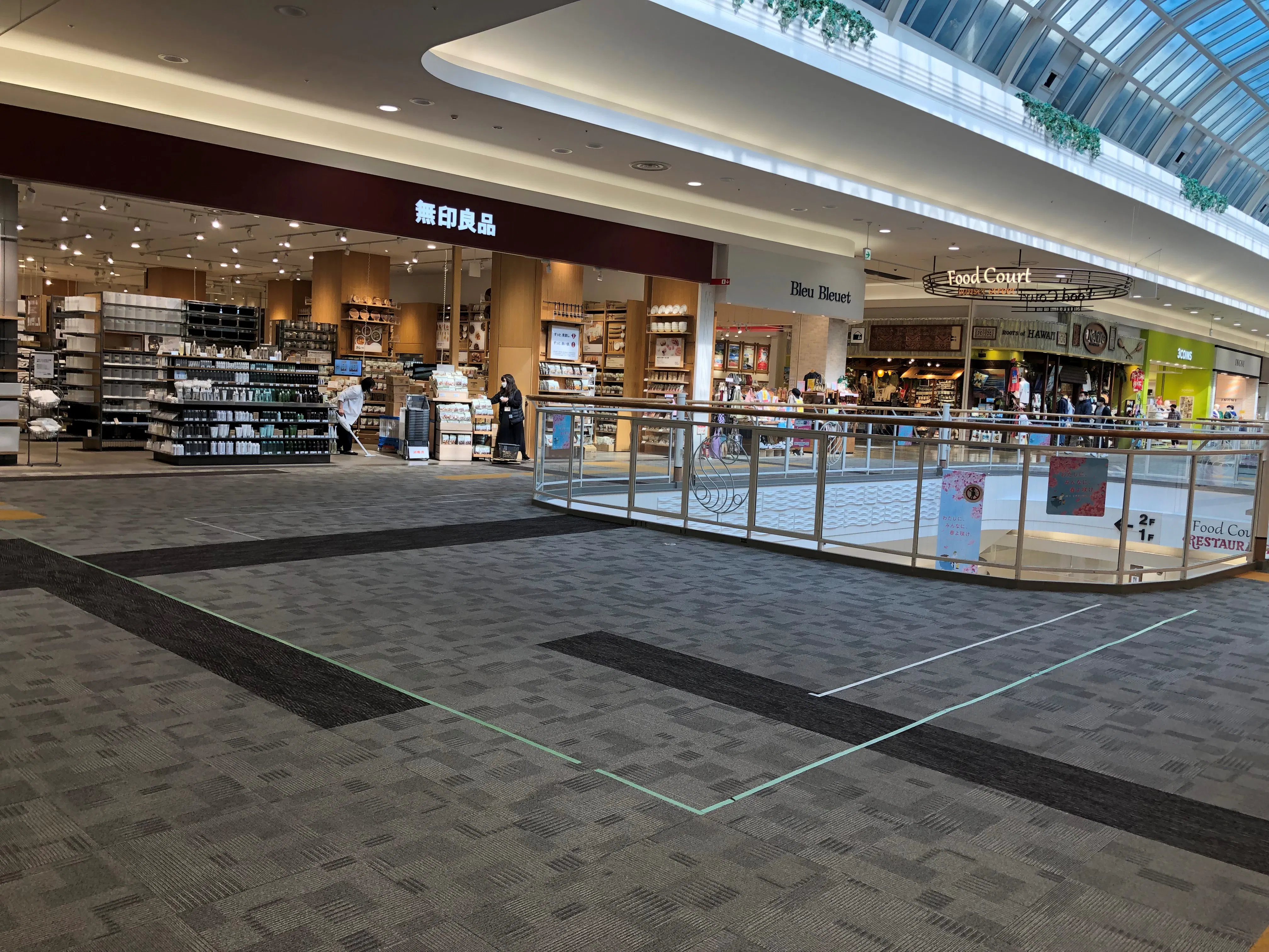 【イオンモールりんくう泉南】南Cブリッジ(EDWIN DENIM GALAXY前)