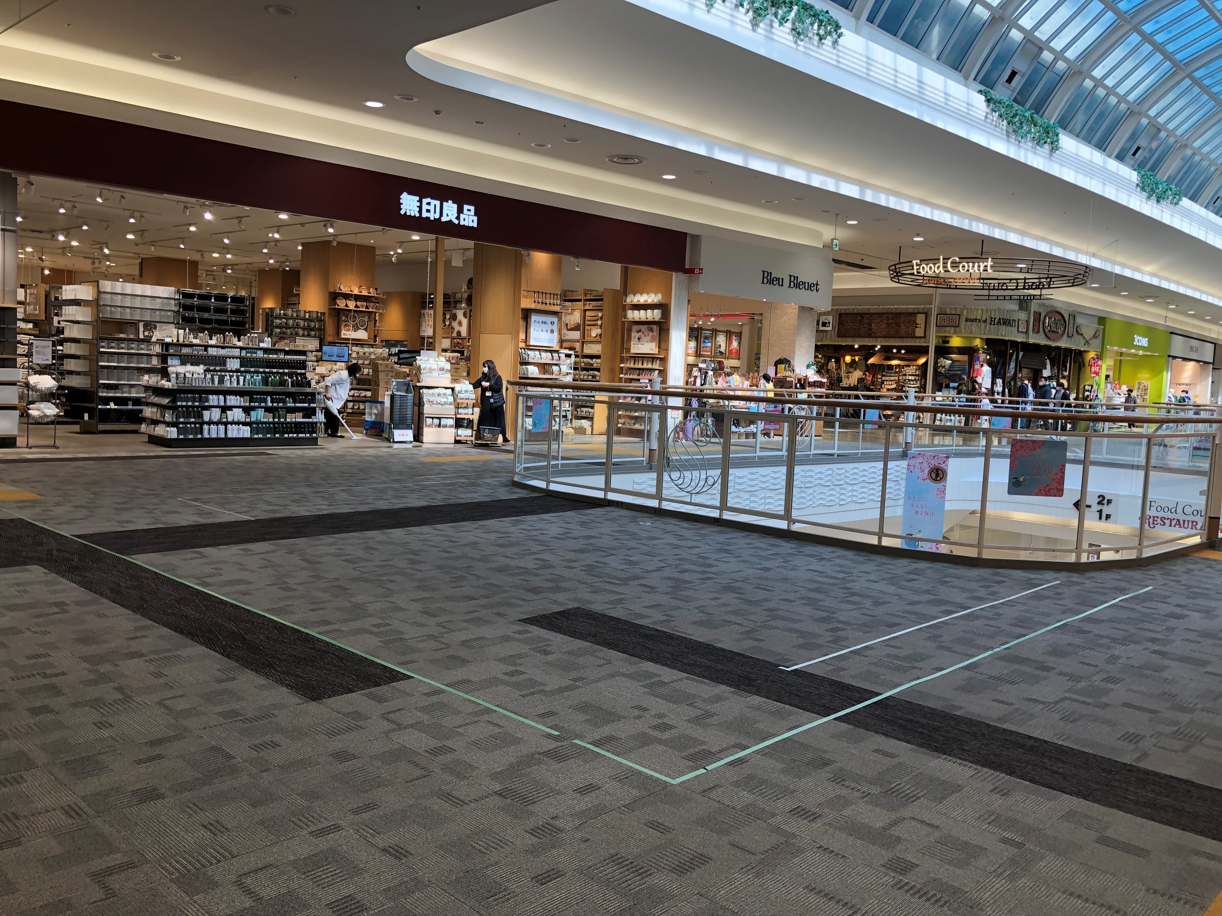 【イオンモールりんくう泉南】南Ｃブリッジ（EDWIN DENIM GALAXY前）