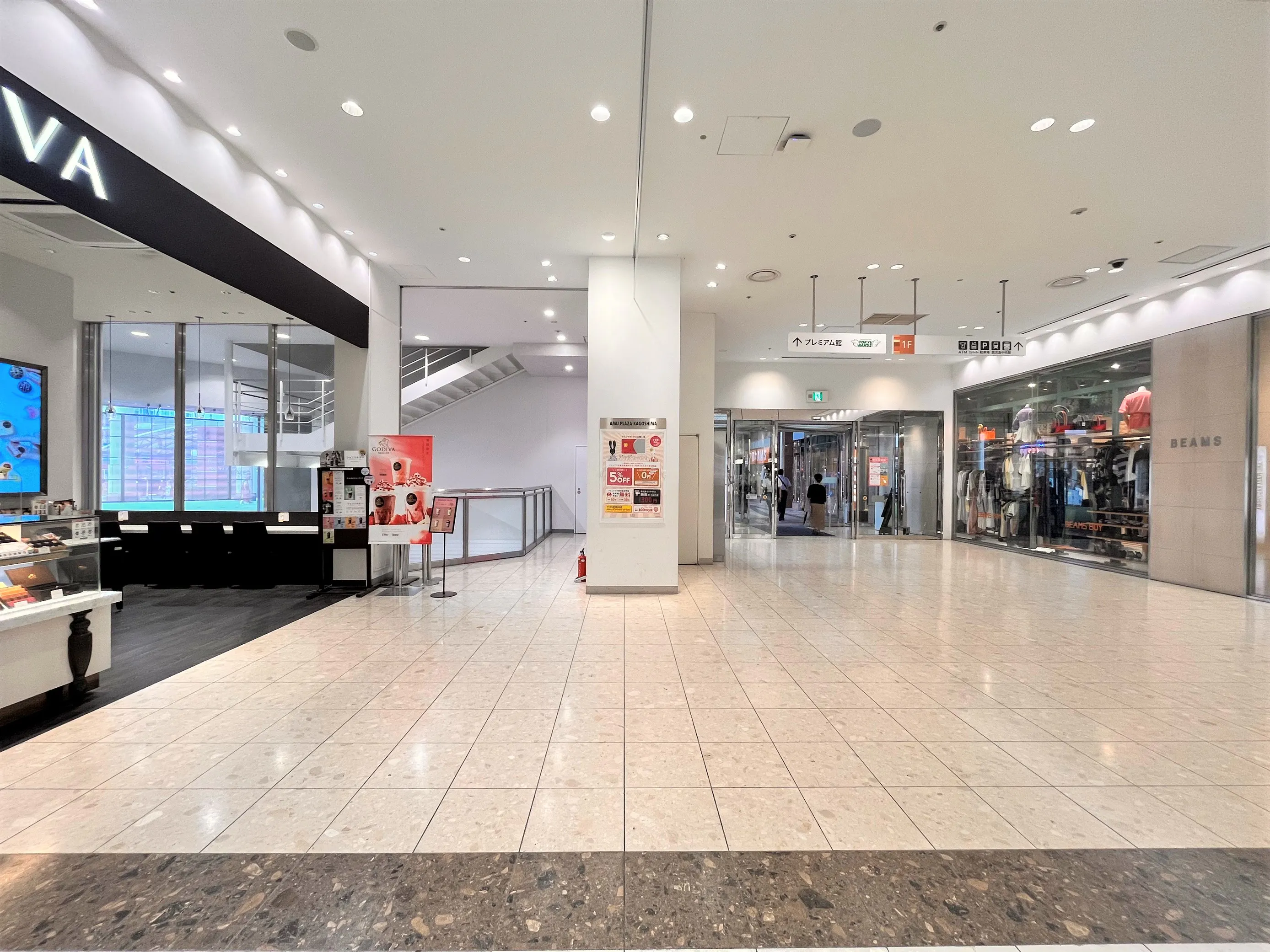 【アミュプラザ鹿児島】人の流動が多い1Fインフォメーション入口横。食物販やポップアップストアに最適なイベントスペースの画像