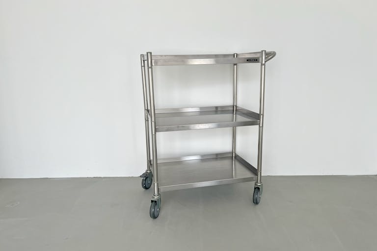 【牛込柳町駅2分】路面スペース 什器15