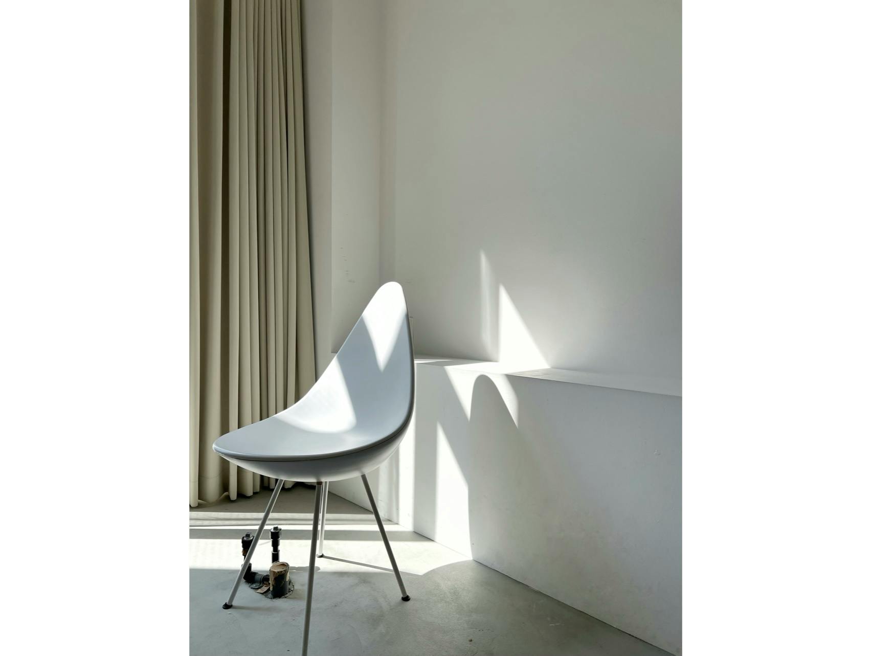 【牛込柳町駅2分】展示会やポップアップストアに最適な、天井高3.2mある自然光豊富な路面スペース