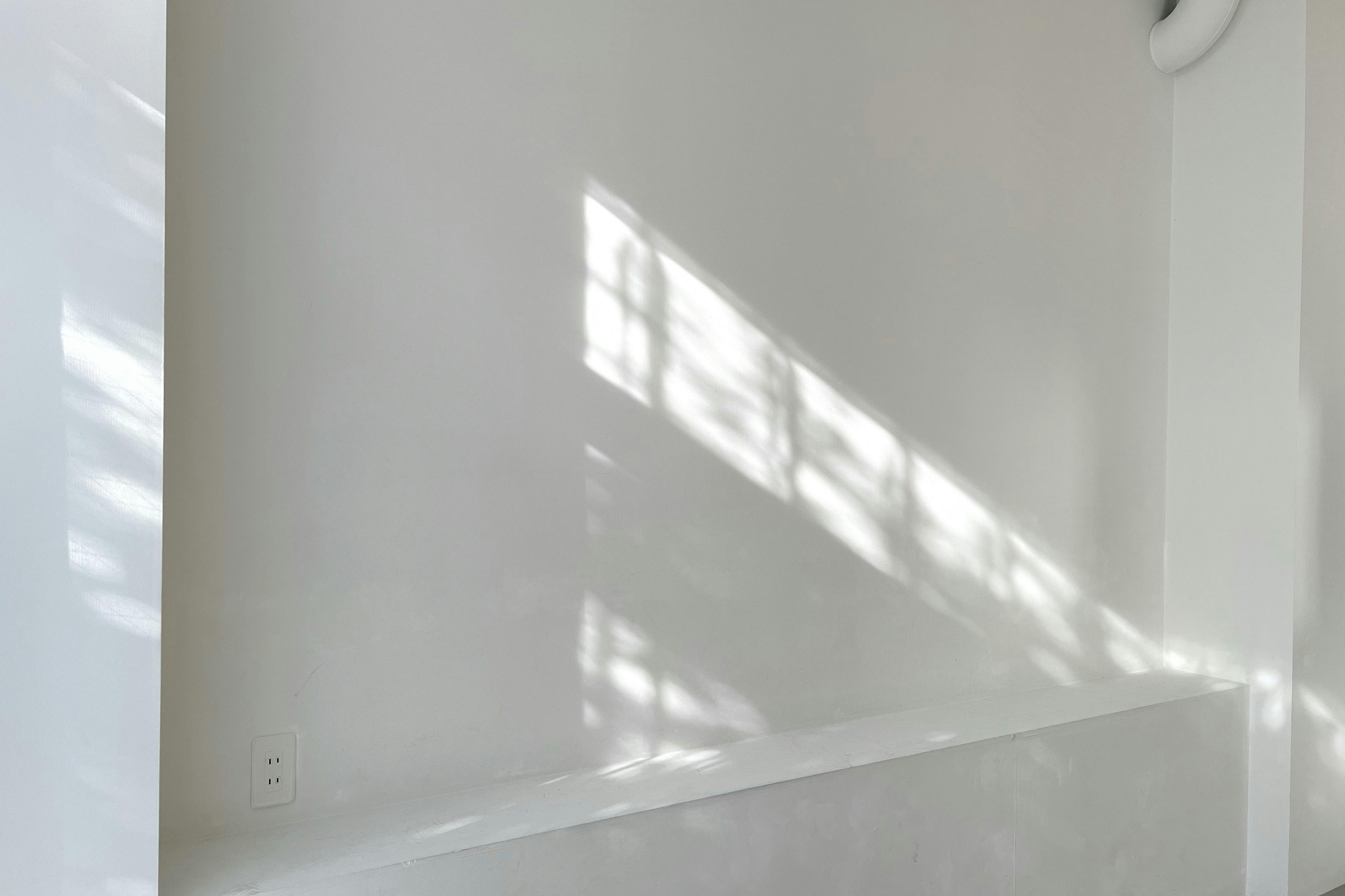 【牛込柳町駅2分】展示会やポップアップストアに最適な、天井高3.2mある自然光豊富な路面スペース