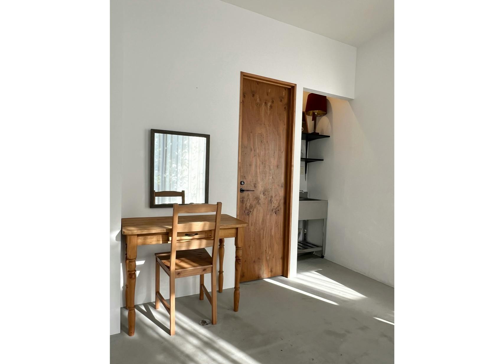 【牛込柳町駅2分】展示会やポップアップストアに最適な、天井高3.2mある自然光豊富な路面スペース