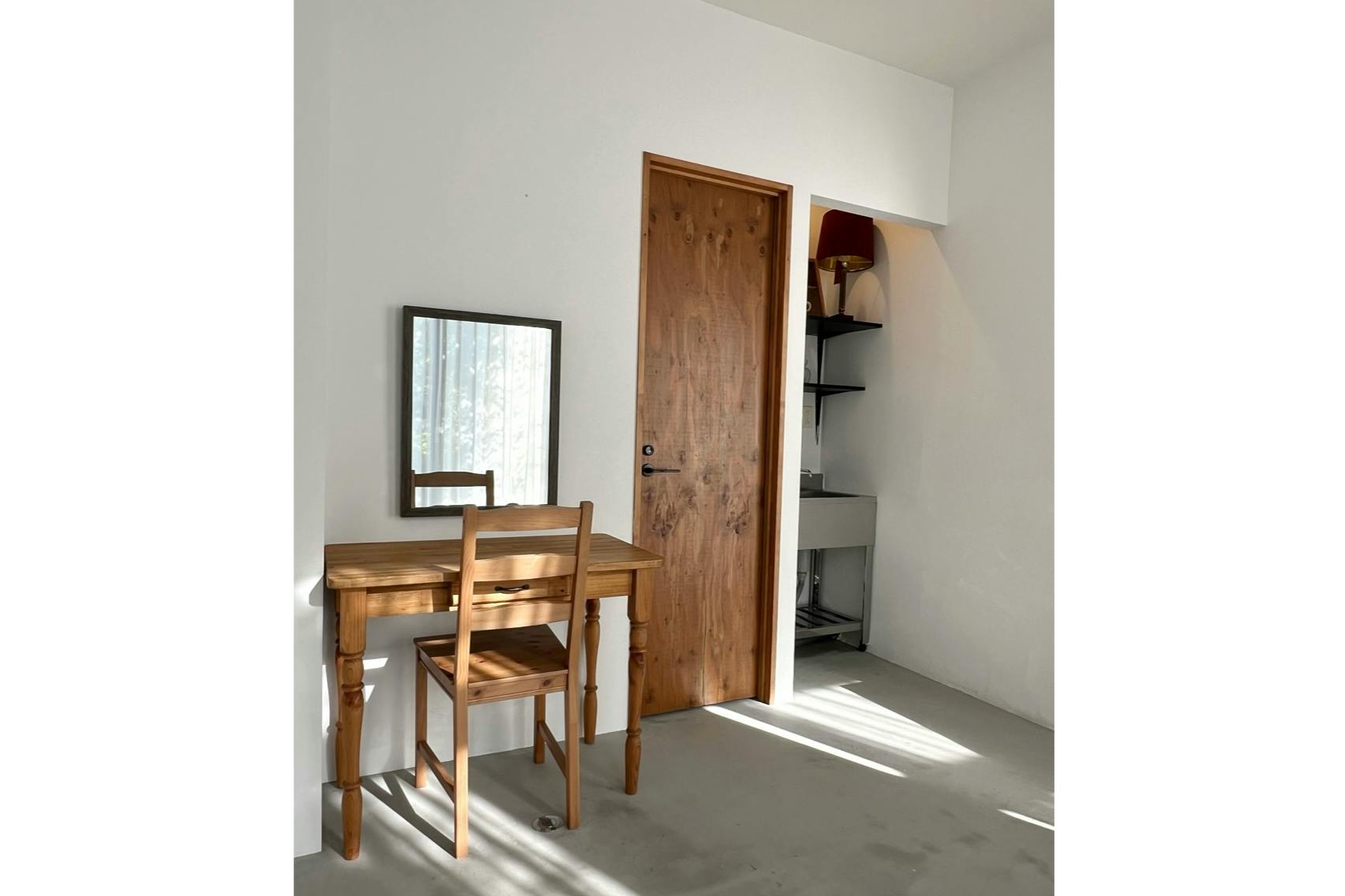 【牛込柳町駅2分】展示会やポップアップストアに最適な、天井高3.2mある自然光豊富な路面スペース