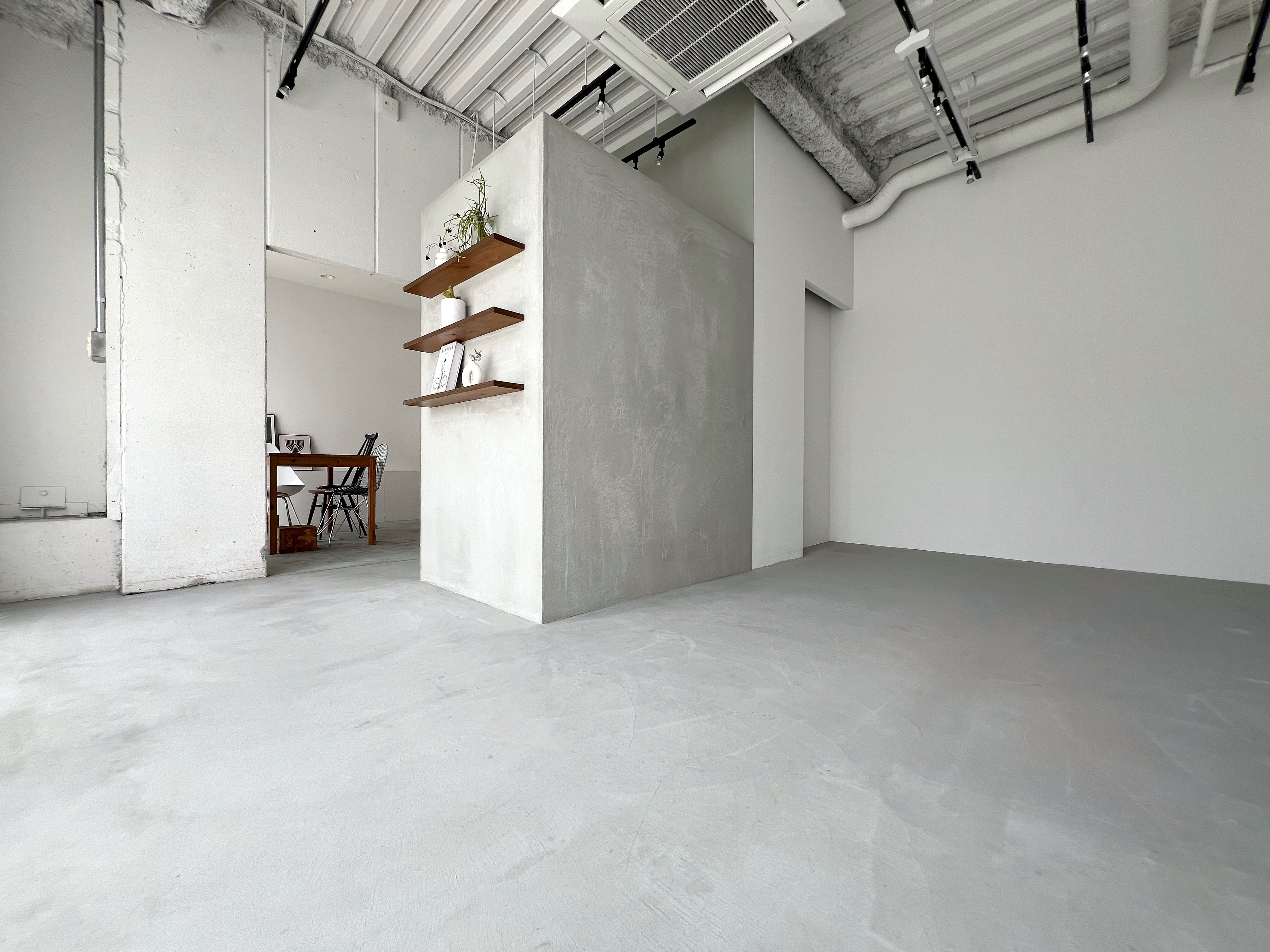【牛込柳町駅2分】展示会・POPUP・撮影に｜天井高3.2m・40㎡・自然光豊富な路面スペース