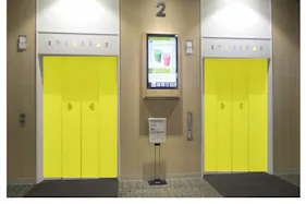 【イオンモール新小松】モール内広告 エレベーター扉