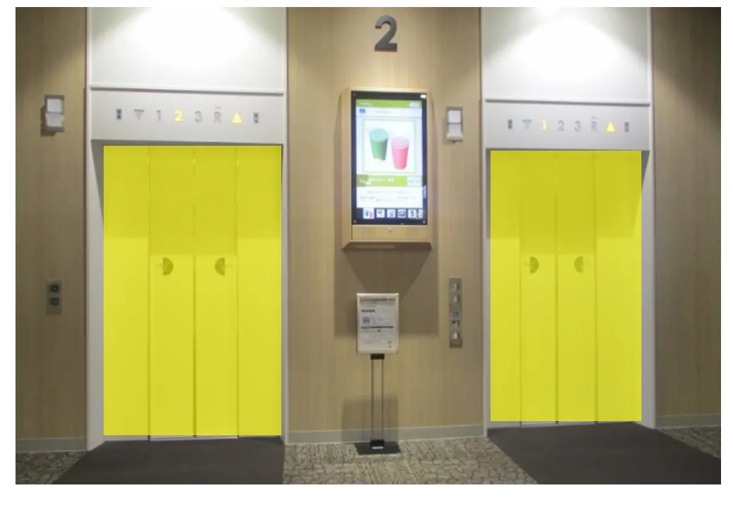 【イオンモール新小松】モール内広告 エレベーター扉