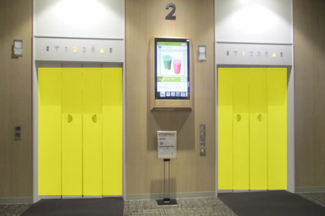 【イオンモール新小松】モール内広告 エレベーター扉