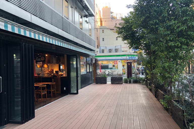 【ホテルウィングインターナショナルセレクト博多駅前/博多駅4分】会員獲得キャンペーン等の販売促進会場に適した福岡博多駅付近の道路に面した1Fテラスの路面スペースの画像2