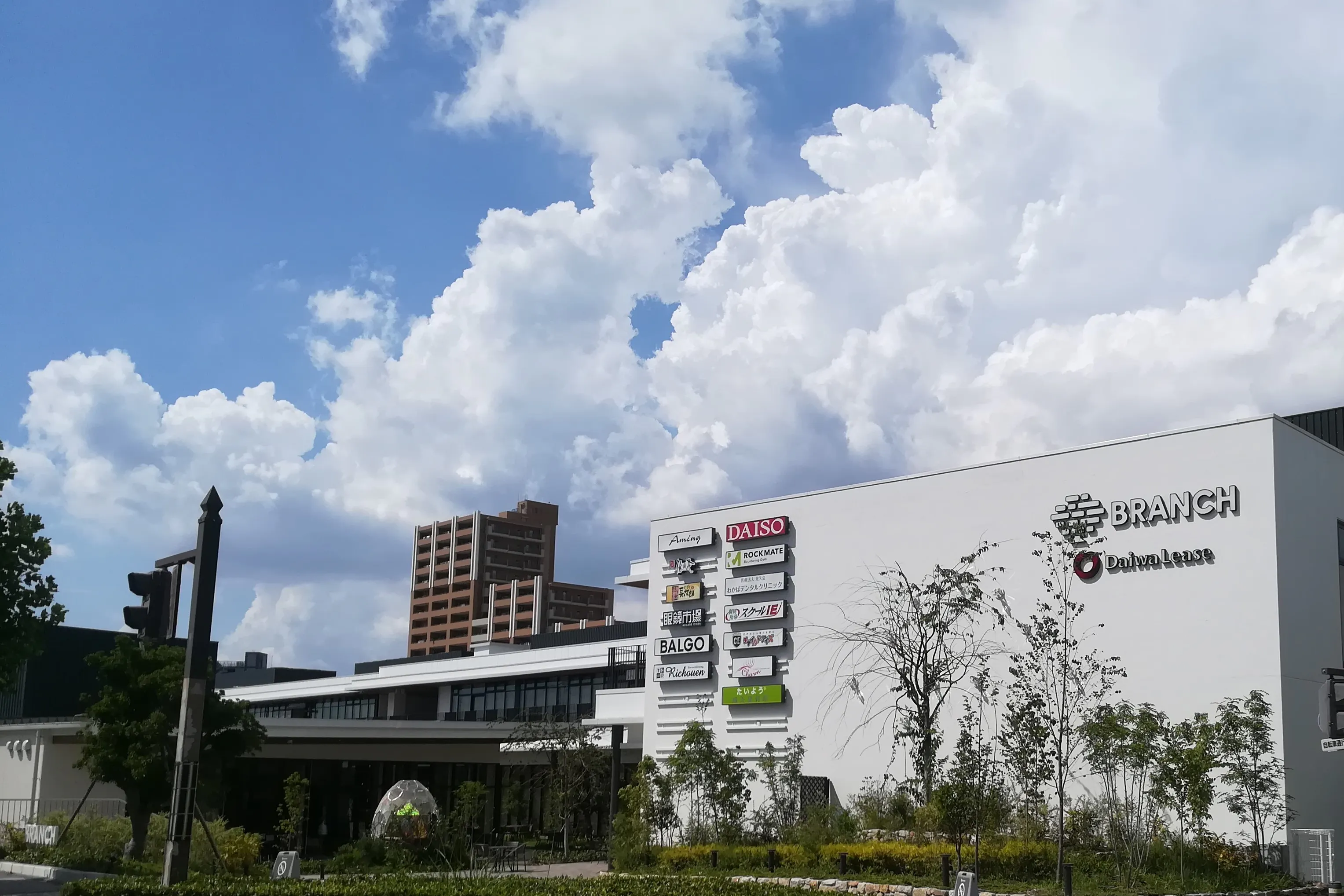 【BRANCH松井山手】PRや物販利用に適した半屋外のエスカレーター横のイベントスペース