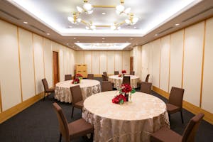 【薬院大通駅(動植物園口)3分】セミナーや講演会に適したエレガントなイベントスペース