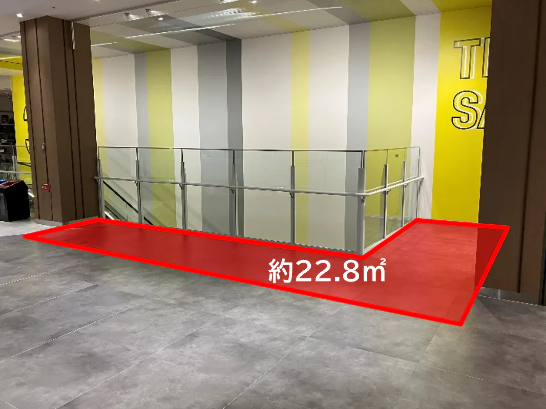 【ららぽーと堺】3階 B中央エスカレーター付近