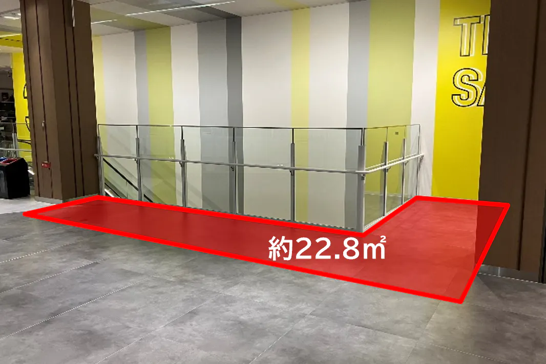 【ららぽーと堺】3階 B中央エスカレーター付近