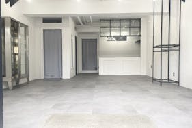 【明治神宮前駅5分/表参道駅7分】展示会やポップアップストアに最適な路面スペース、フォトスタジオとしても利用可能