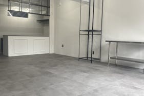 【明治神宮前駅5分/表参道駅7分】展示会やポップアップストアに最適な路面スペース、フォトスタジオとしても利用可能