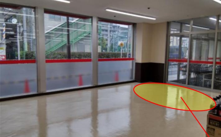 【オリンピック立石店】プロモーションに最適な1F左側出入口脇スペースの画像