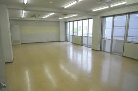 【飯田橋駅2分】撮影やイベントに最適な学校跡地のレンタルスペース(2F教室C)