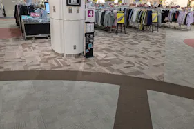 【イオンモール新小松】2F イオンスタイル前スペース