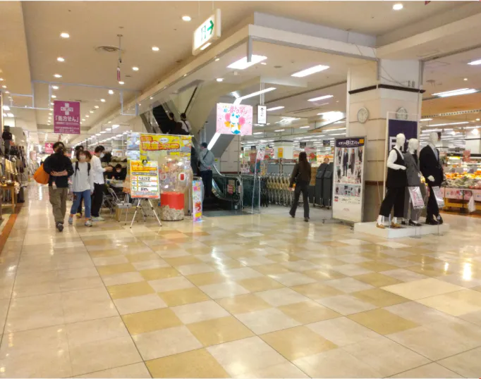 【イオン山形北店】店舗南口エスカ脇特設会場 販促プロモーションや物販に最適なスーパー店内催事イベントスペース