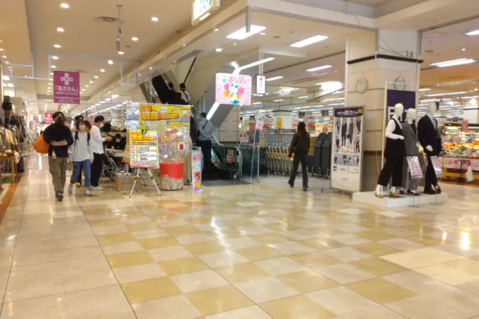 【イオン山形北店】店舗南口エスカ脇特設会場 販促プロモーションや物販に最適なスーパー店内催事イベントスペース