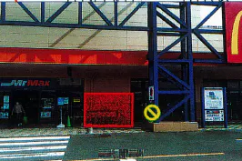 【ミスターマックス 北茂安店】店頭(マクドナルド側) 販促プロモーションや物販用途に最適な総合ディスカウントストアの催事イベントスペース