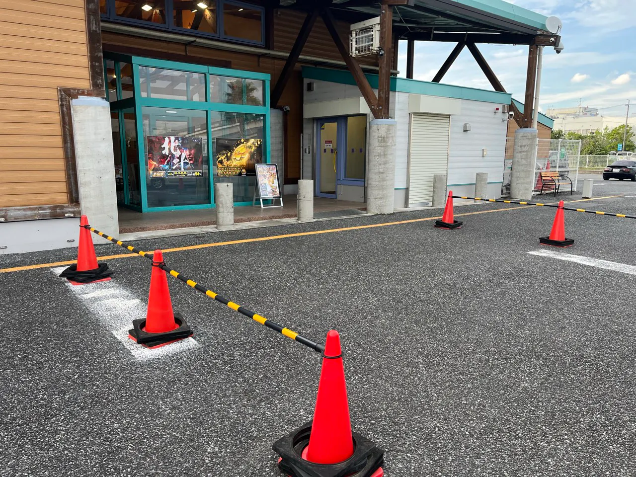 【ダイナム千葉成東店】キッチンカーや各種プロモーションイベントに最適なアミューズメント施設のイベントスペース